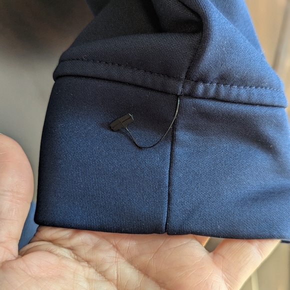 Winnipeg Jets Navy Hoodie - Picture 5 of 8